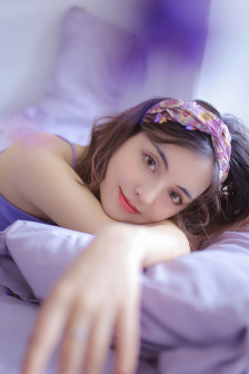 和寡妇房东在做爰HD